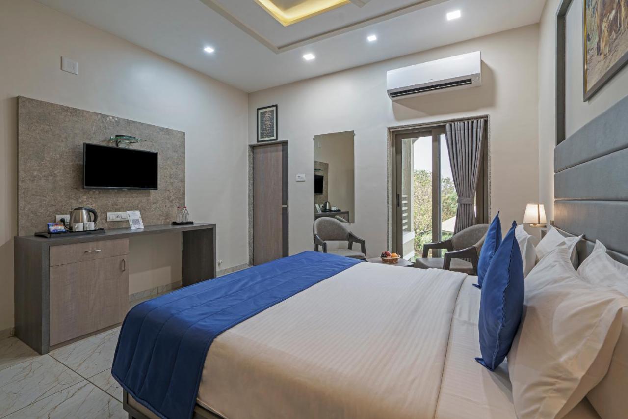 Sterling Gir Hotel Talala Kültér fotó
